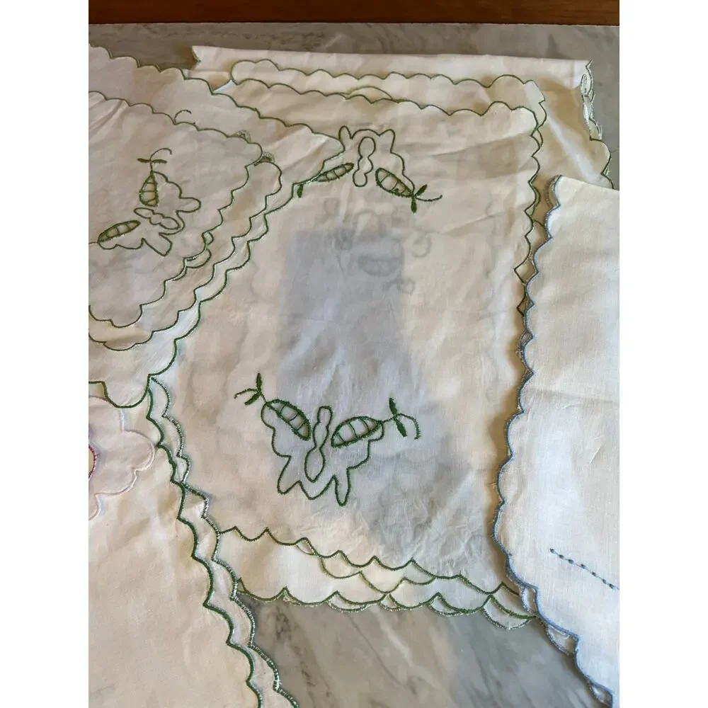 Lot of Vintage Embroidered Cutwork Table Linens Table Runners Napkins
